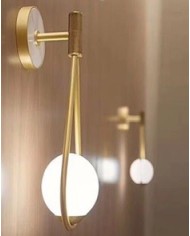 Aplique BRAD, metal dorado, tulipa blanca