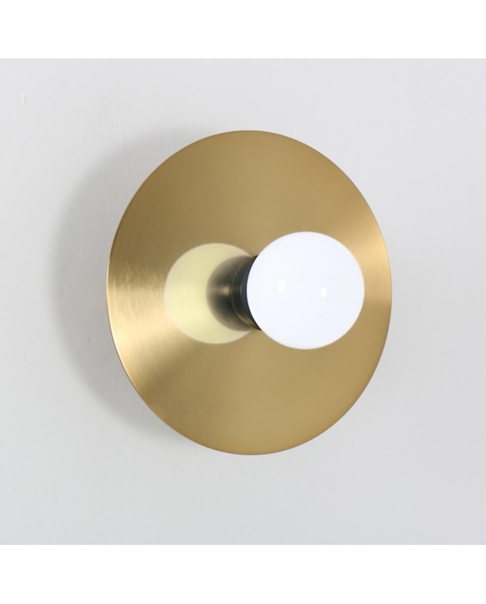 Aplique GRUND, metal dorado y negro, tulipa blanca