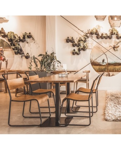 Silla LIVERPOOL, apilable, negra, contrachapado de abedul